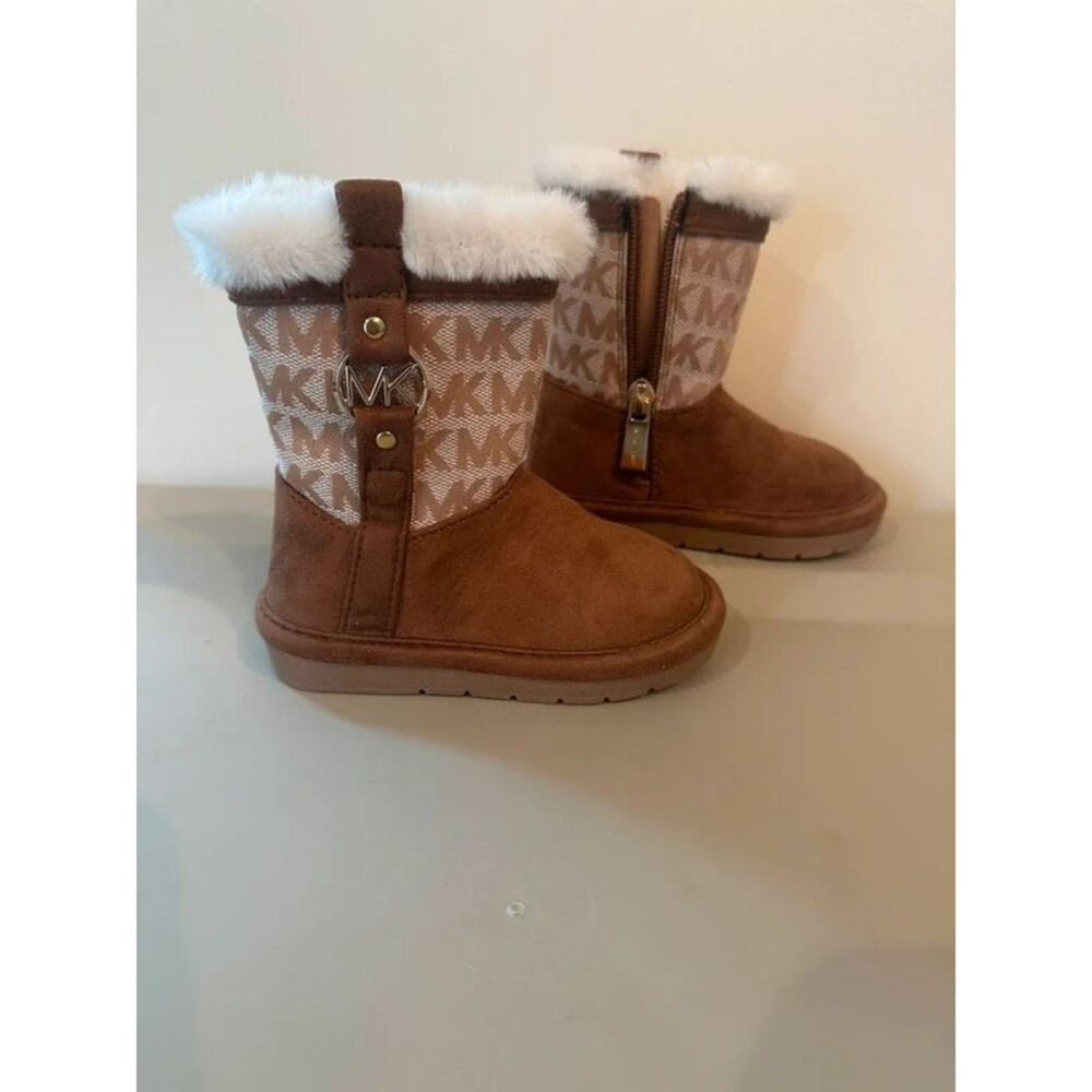 MK boots size 5 (SKU:0005)
